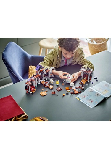 LEGO® Super Mario™ King Boo’nun Perili Köşkü 71436 - 8 Yaş ve Üzeri Nintendo® Macerası İçeren Yaratıcı Oyuncak Yapım Seti (932 Parça)