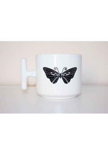 Aşkla Giden Yorulmaz Kelebek T Kulplu Seramik Beyaz Kupa Bardak Hediyelik Beyaz