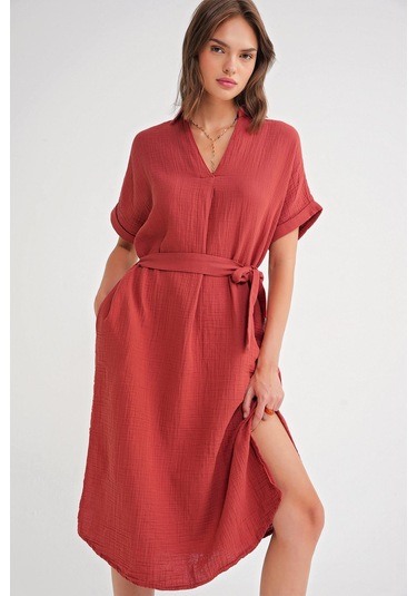 4720 Kadın Pile Detaylı Bağlamalı V Yaka Müslin Elbise Kiremit Kiremit