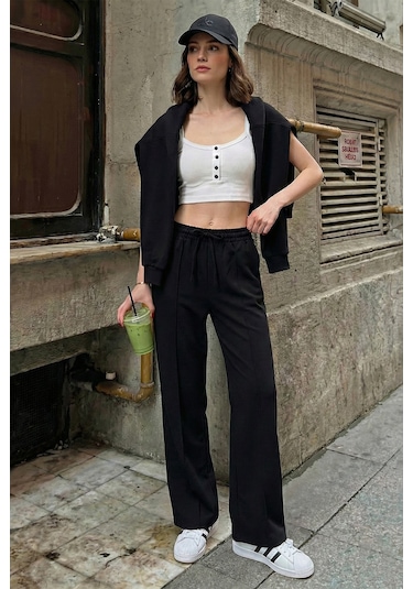 Lela Eşofman Çimalı Regular Fit Normal Bel Geniş Paça Bayan Eşofman Altı 5866260 Siyah Lela Eşofman Çimalı Regular Fit Normal Bel Geniş Paça Bayan Eşofman Altı 5866260 Siyah