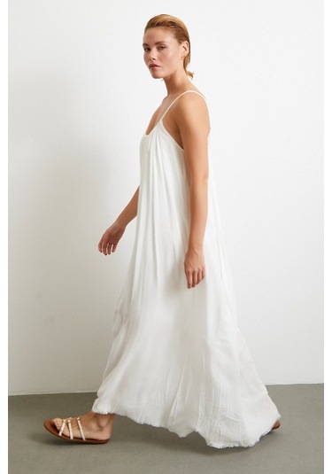 Askılı Piliseli Geniş Elbise Beyaz Beyaz