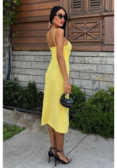 Göğsü Aksesuarlı Önü Yırtmaçlı Elbise 2899 Altın