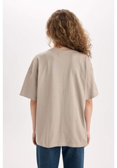 DeFacto Oversize Geniş Kalıp Bisiklet Yaka Basic Düz Kısa Kollu Tişört V4136AZ25SMGR52