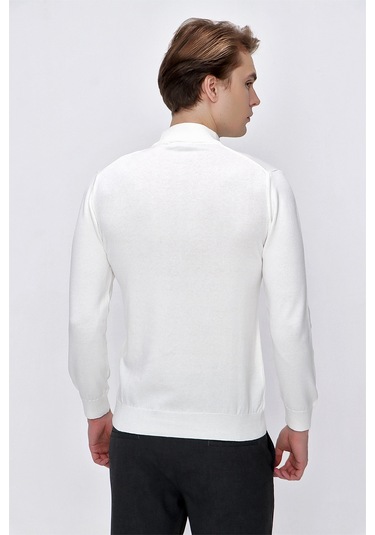 Basic Dinamik Fit Rahat Kesim Yarım Balıkçı Yaka Triko Kazak 99kc017002454 Ekru