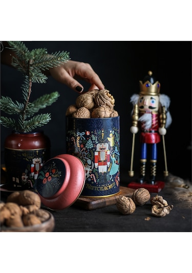 Tales Nutcracker Desenli Yuvarlak Metal Kutu, 10.5 X 15 Cm, 1.1 Lt