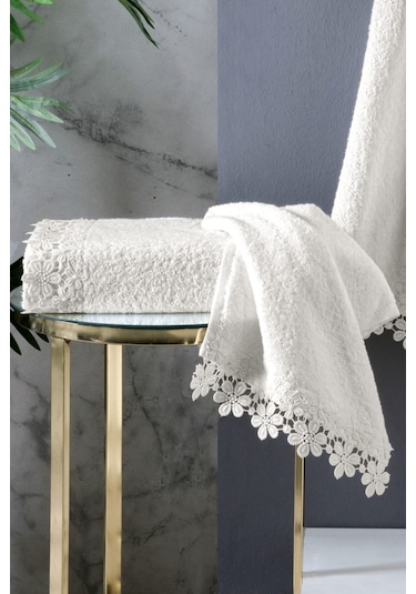 Güvenal Liya 8 Parça Kutulu Çeyizlik Dantelli Bornoz Seti Bornoz Havlu Havlu Seti Çeyiz Ev Tekstili 1 Krem