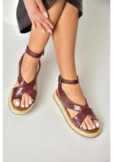 Fox Shoes U973264507 Bordo Yılan Baskı Kadın Sandalet Bordo