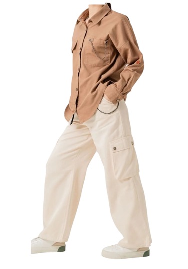 Kız Çocuk Keten Kumaş Zincir Detaylı Gömlek Ve Kargo Cepli Bol Paça Pantolon Takımı Açık Kahverengi
