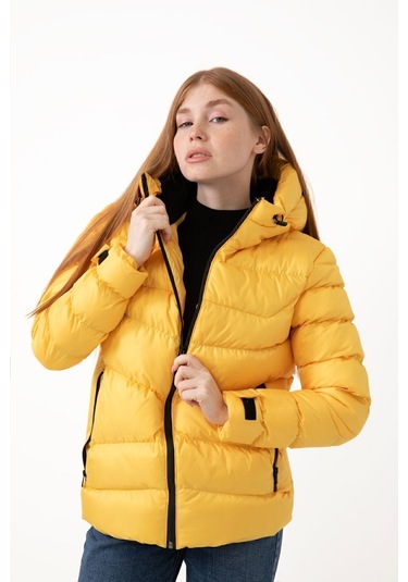 Kadın Sarı Kapüşonlu İçi Polarlı Su Geçirmez Rüzgara Dayanıklı Şişme Mont & Kaban & Parka Sarı