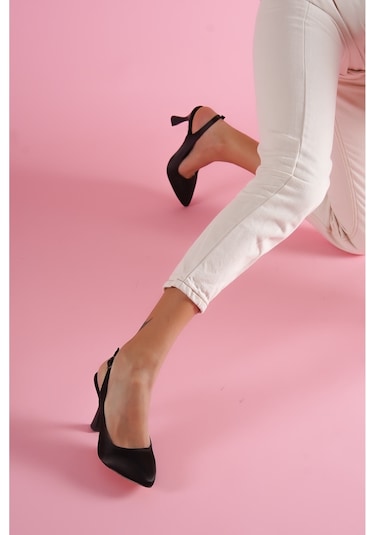 Rozalinda Siyah Saten Önü Sivri Günlük Kullanım Topuklu Ayakkabı Siyah