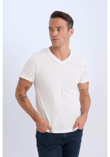 DeFacto %100 Pamuk Regular Fit V Yaka Pamuklu Basic Düz Kısa Kollu Tişört D7938AX25SPWT32 DeFacto %100 Pamuk Regular Fit V Yaka Pamuklu Basic Düz Kısa Kollu Tişört D7938AX25SPWT32