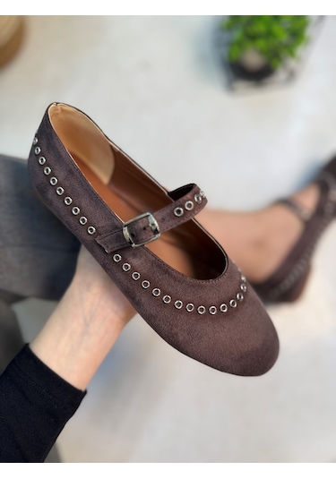 Günlük Süet Kadın Babet Bantlı Lastik Tokalı Zımbalı Metal Halka Detaylı Hafif Rahat Ayakkabı 305 Kahverengi Günlük Süet Kadın Babet Bantlı Lastik Tokalı Zımbalı Metal Halka Detaylı Hafif Rahat Ayakkabı 305 Kahverengi