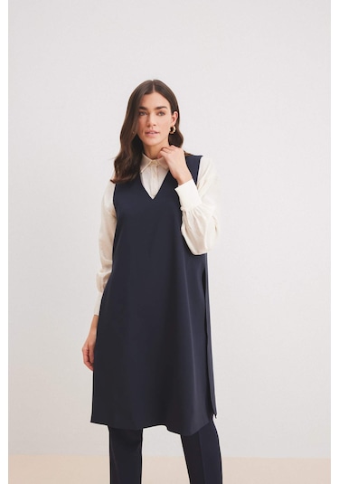 DeFacto Regular Fit V Yaka Basic Düz Uzun Cepli Süveter E1340AX25SPNV173 Lacivert