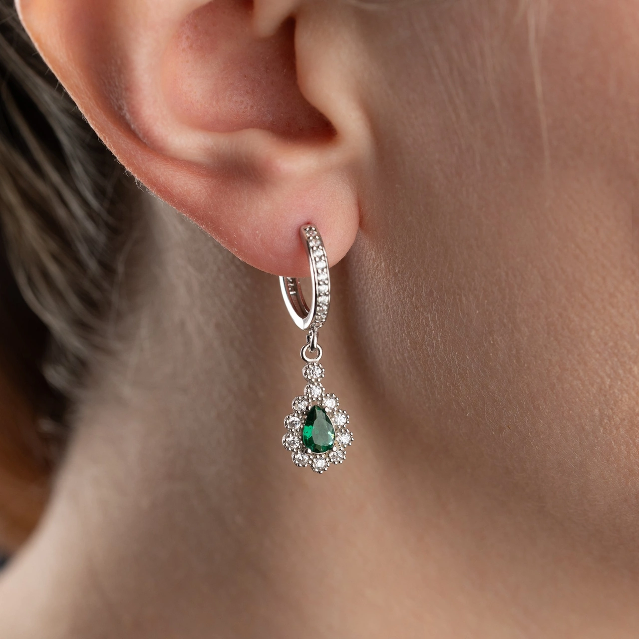 925 Ayar Gümüş Yeşil Damla Taşlı Küpe Gümüş