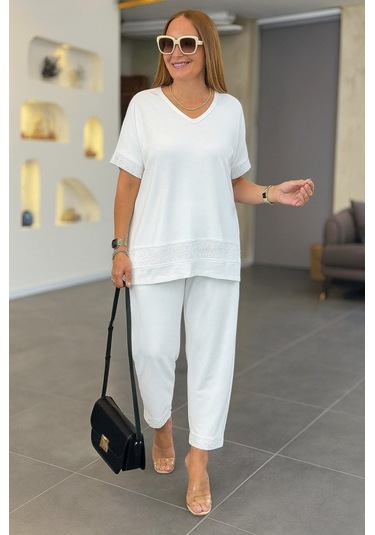 Soonaksesuar Kadın Kısa Kollu V Yakalı Pul Payetli Viskon Iki Iplik Bluz Ve Pantolon Ikili Takım Beyaz