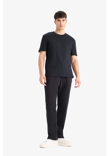 Defacto Regular Fit Beli Bağcıklı Cepli Düz Paça Kalın Eşofman Altı D7836ax25aubk81 Siyah Defacto Regular Fit Beli Bağcıklı Cepli Düz Paça Kalın Eşofman Altı D7836ax25aubk81 Siyah