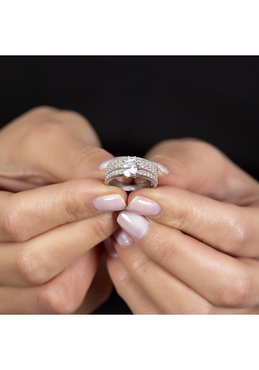 Zirkon Taşlı Çift Sıra Tasarım 925 Ayar Gümüş Kadın Tektaş Yüzük Beyaz