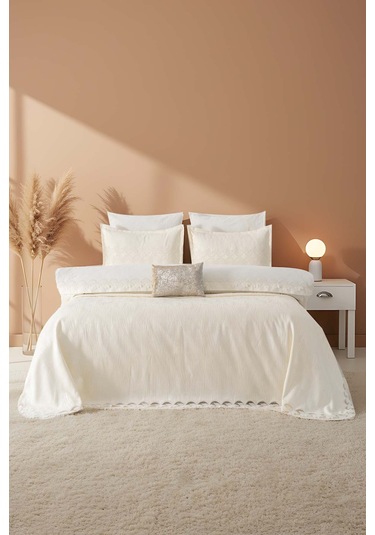 İlay Ekru Nakışlı Çift Kişilik Nevresimli Pike Seti - 8 Parça Çeyiz Seti Ekru