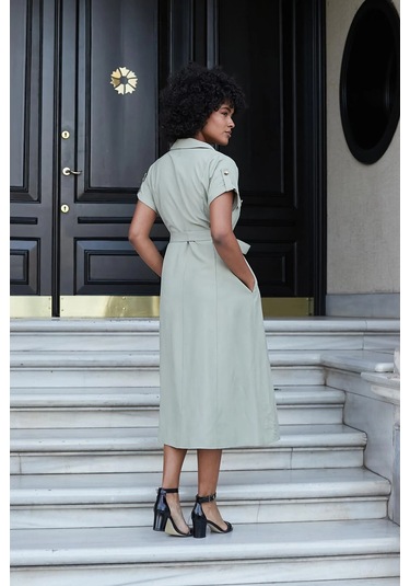Kadın İpeksi Modal Kumaş Yakalı Düşük Omuzlu Apoletli Yan Cepli Kemerli Diz Altı Boy Uzun Elbise-açık Haki A.haki Kadın İpeksi Modal Kumaş Yakalı Düşük Omuzlu Apoletli Yan Cepli Kemerli Diz Altı Boy Uzun Elbise-açık Haki A.haki