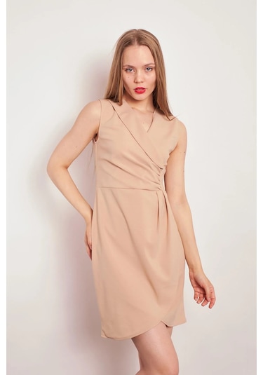 Kruvaze Anvelop Önü Büzgülü Şal Yakalı Kolsuz Likralı Krep Kumaş Elbise-bej Bej