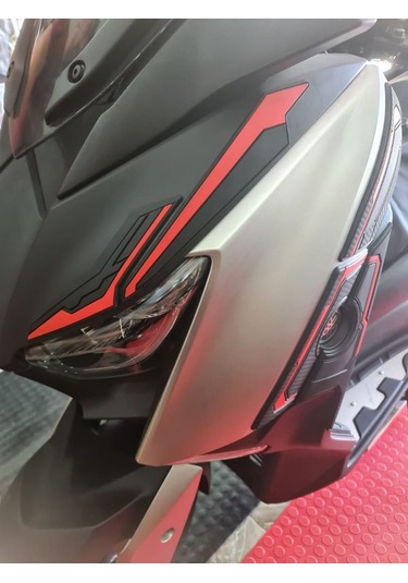 Xmax 2018/2022 Kauçuk Kaş