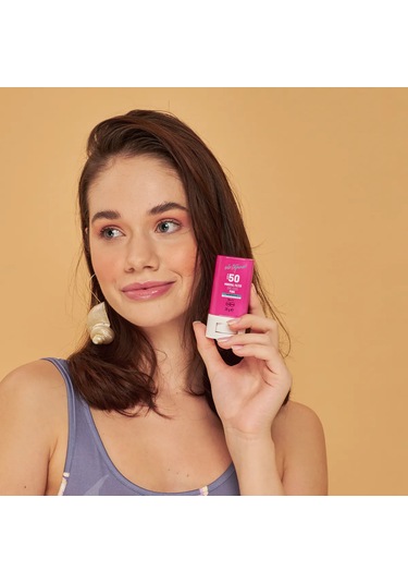 Eda Taşpınar Mineral Filtreli Pink Zinc Stick Güneş Kremi SPF50+ 20 G