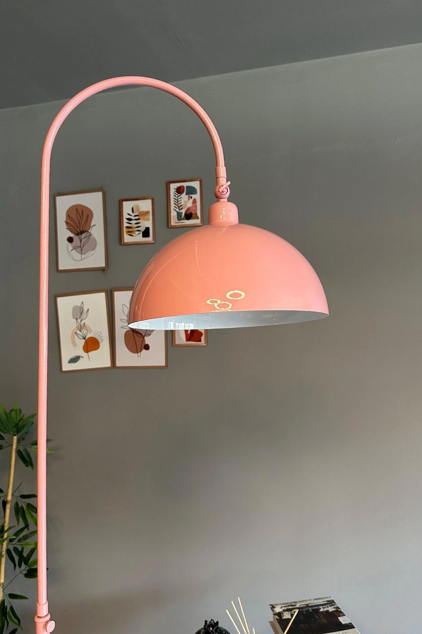 Pembe Lambader Hareketli Başlık Modern Dekoratif Metal Oturma Odası Çalışma Odası Zemin Lambası Pembe