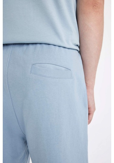 DeFacto Slim Fit Dar Kesim Dar Paça Şort A3893AX24HSBE524