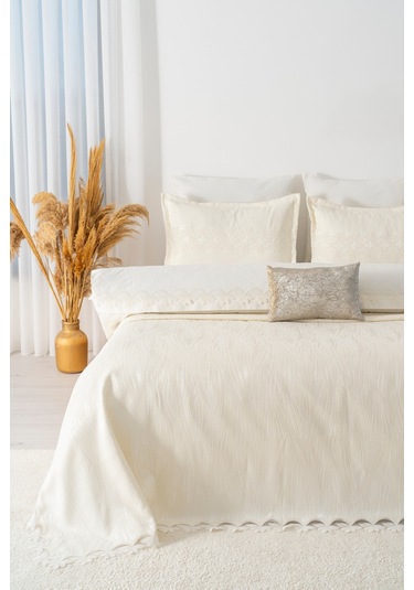 İlay Ekru Nakışlı Çift Kişilik Nevresimli Pike Seti - 8 Parça Çeyiz Seti Ekru