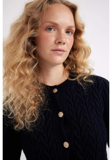 Defacto Regular Fit Bisiklet Yaka Saç Örgü Desenli Düğmeli Triko Hırka C9044AX24WNNV131 Lacivert Defacto Regular Fit Bisiklet Yaka Saç Örgü Desenli Düğmeli Triko Hırka C9044AX24WNNV131 Lacivert