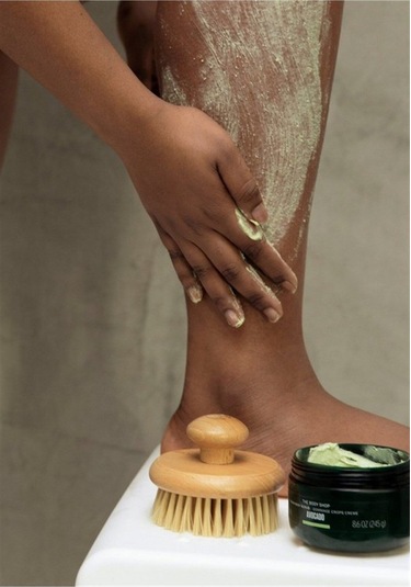 The Body Shop Avocado Vücut Peelingi 250 Ml