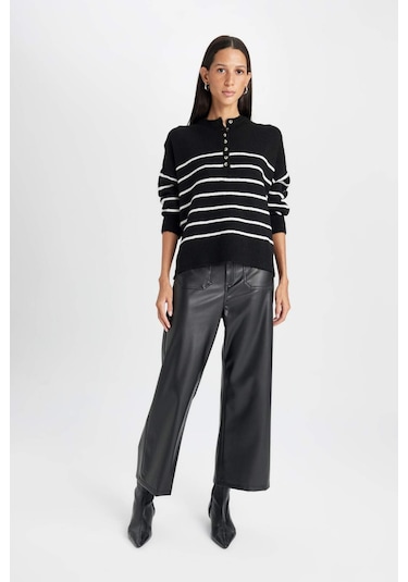 DeFacto Oversize Geniş Kalıp Düğmeli Yaka Triko Kazak D4913AXNSBK27 Siyah DeFacto Oversize Geniş Kalıp Düğmeli Yaka Triko Kazak D4913AXNSBK27 Siyah