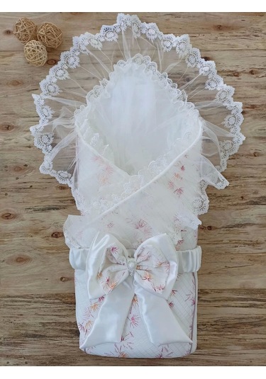 Yenidoğan Hanımeli Desenli Taç Nakışlı Delüks Kundak Bebek Battaniyesi Ekru Ekru