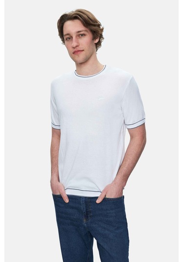 Fared Beyaz Bisiklet Yaka Triko Nakışlı Standard Fit Erkek Tshirt Beyaz