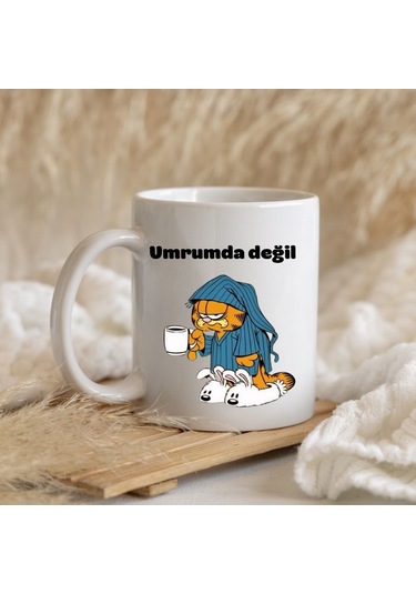 Umrumda Değil Tasarımlı Hediye Kupa Bardak Renk