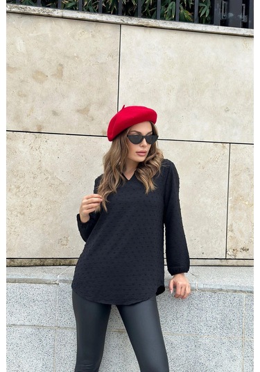 Kadın Siyah Uzun Truvakar Kol, Öpücük Yaka, Ponponlu Kumaş Basic Kesim Bluz - Tesettüre Uygun Siyah