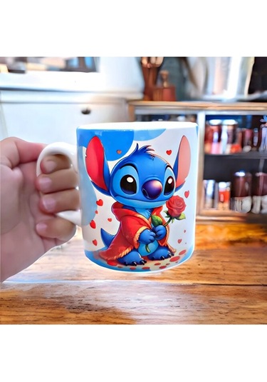 Lilo & Stitch Temalı Kalpli Stitch Baskılı Kırmızı Pelerinli Sera Beyaz