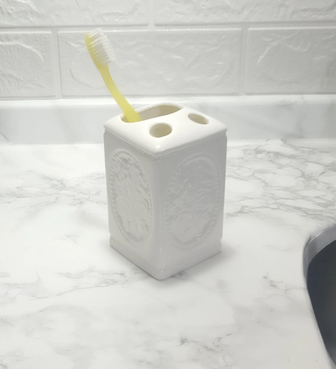 2 Adet Seramik Diş Fırçalık Çiçekli Kare Model 8x8x11cm Banyo Seti Çok Renkli