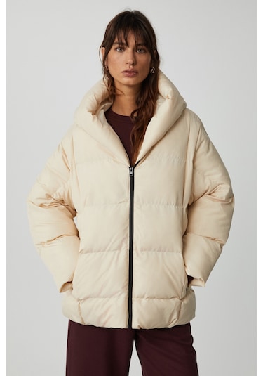 Maeghan Kadın Kapüşonlu Şal Yakalı Uzun Rüzgar Geçirmez Çift Cepli Astarlı Bej Mont