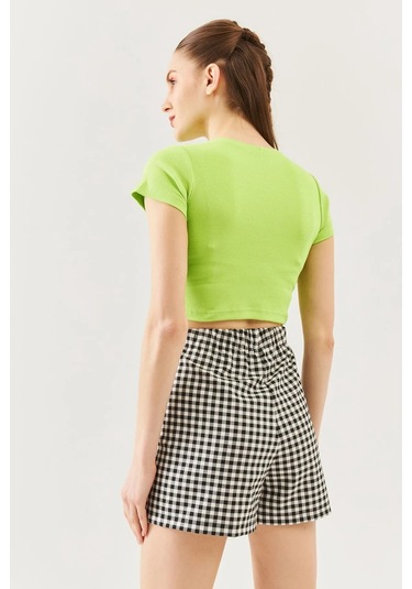 Kadın Kısa Kol Bisiklet Yaka Vücuda Oturan %100 Pamuklu Kaşkorse Esnek Crop Bluz Fıstık Yeşili