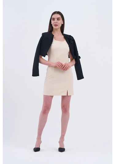 Trend Kadın Modern Ve Şık Ceket Ve Elbise Kombini Bej