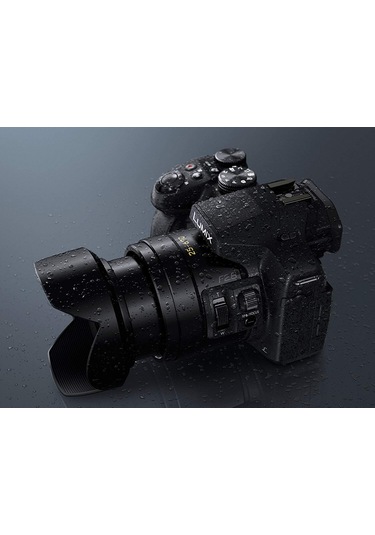 Panasonic DMC-FZ300 Dijital Fotoğraf Makinesi (Distribütör Garantili)