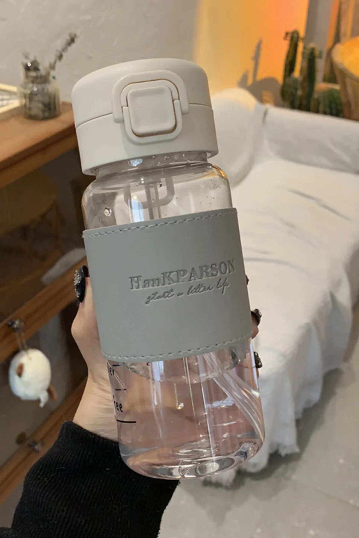 500 Ml Pipetli Plastik Su Şişesi Deri Kaplamalı Taşınabilir Sızdırmaz Öğrenciler Uygun Gri