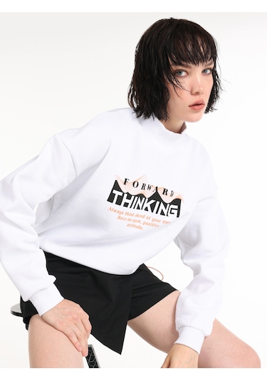 Colin's Colins Regular Fit Baskılı Crop Beyaz Kadın Sweatshirt Cl1065081 Beyaz