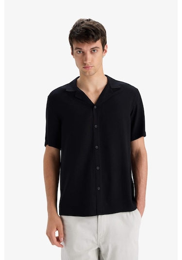 DeFacto Regular Fit Apaş Yaka Yazlık Kısa Kollu Siyah Gömlek E2533AX25SMBK81