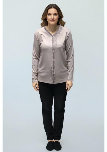 Kadın Önü Kapalı Düğme Detaylı Taşlı Nergis Mevsimlik Bluz Bej