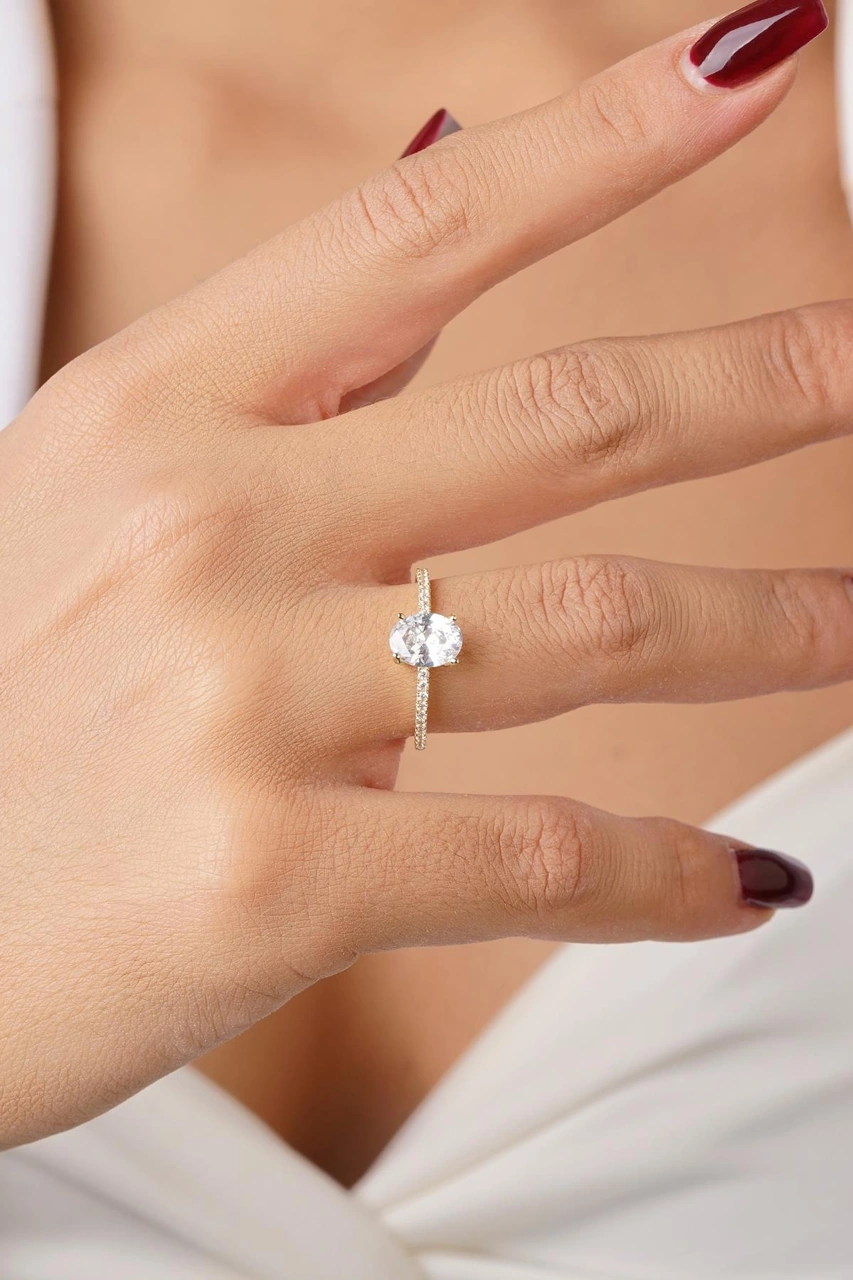 14 Ayar Altın Oval Baget Taşlı Yüzük Sarı Altın