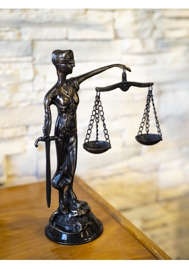 Adalet Heykeli Oksitli