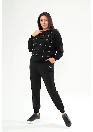 Önü V İncili Takım Siyah