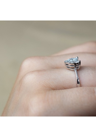 0.33 Ct. Kalp Model Pırlanta Fantezi Yüzük
